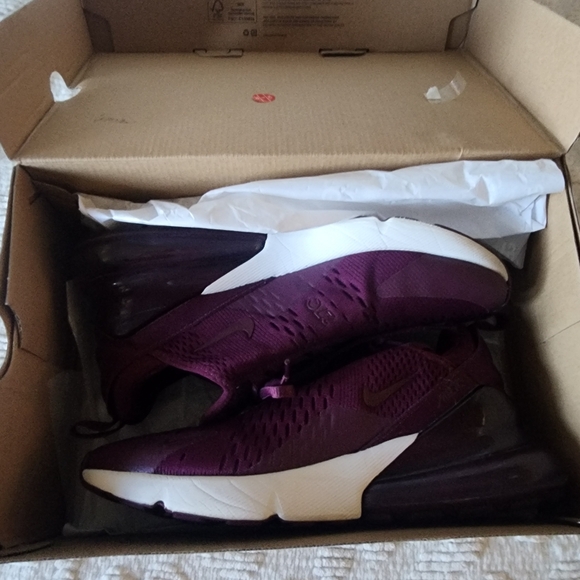 ❤️SOLD❤️ Nike Air max 270 Bordeaux Wine - Picture 11 of 11